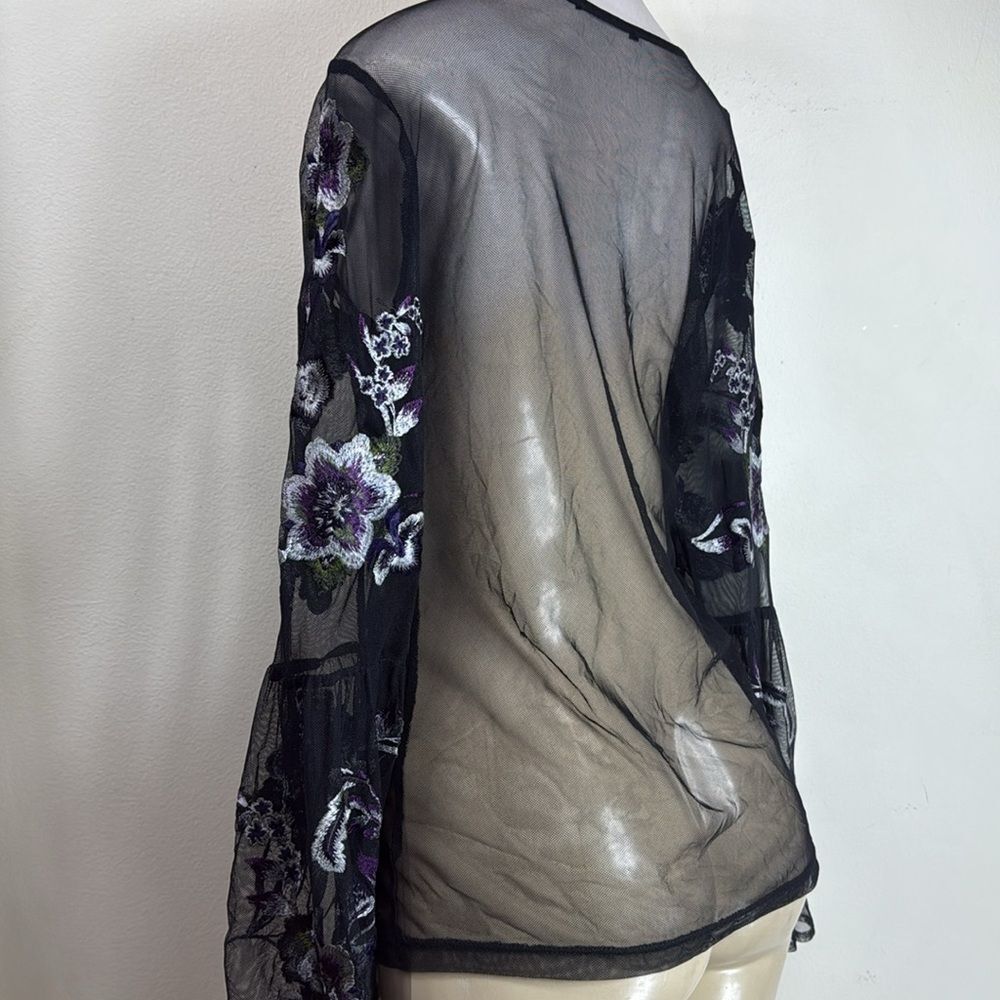 (T2) INC International Concepts Black PS top with floral embroidery, Y2K - Picture 4 of 13